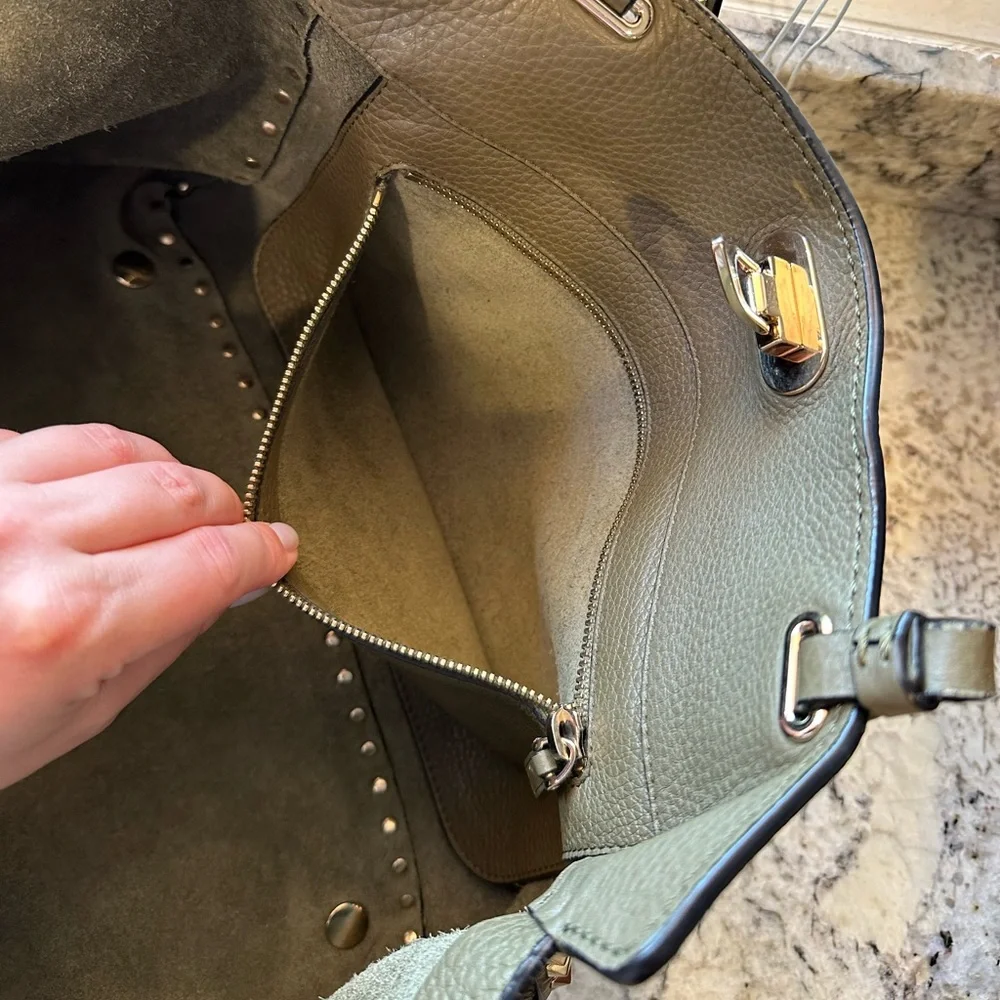 SOLD!!!! Valentino Medium Rockstud Leather Tote - Picture 7 of 16